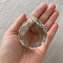 Cargar esta imagen a la galería, Esfera de Cristal Transparente - Lifestyle cotidiano - imagen complementaria 1