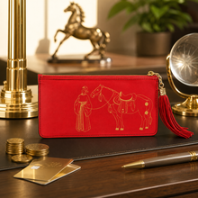 Cargar esta imagen a la galería, Cartera Roja con el Caballo del Tributo - Beneficio simbolico - imagen complementaria 3