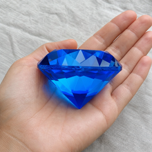 Cargar esta imagen a la galería, Cristal Azul Cumple Deseos y Potencia Energías Sanadoras - Lifestyle cotidiano - imagen complementaria 1
